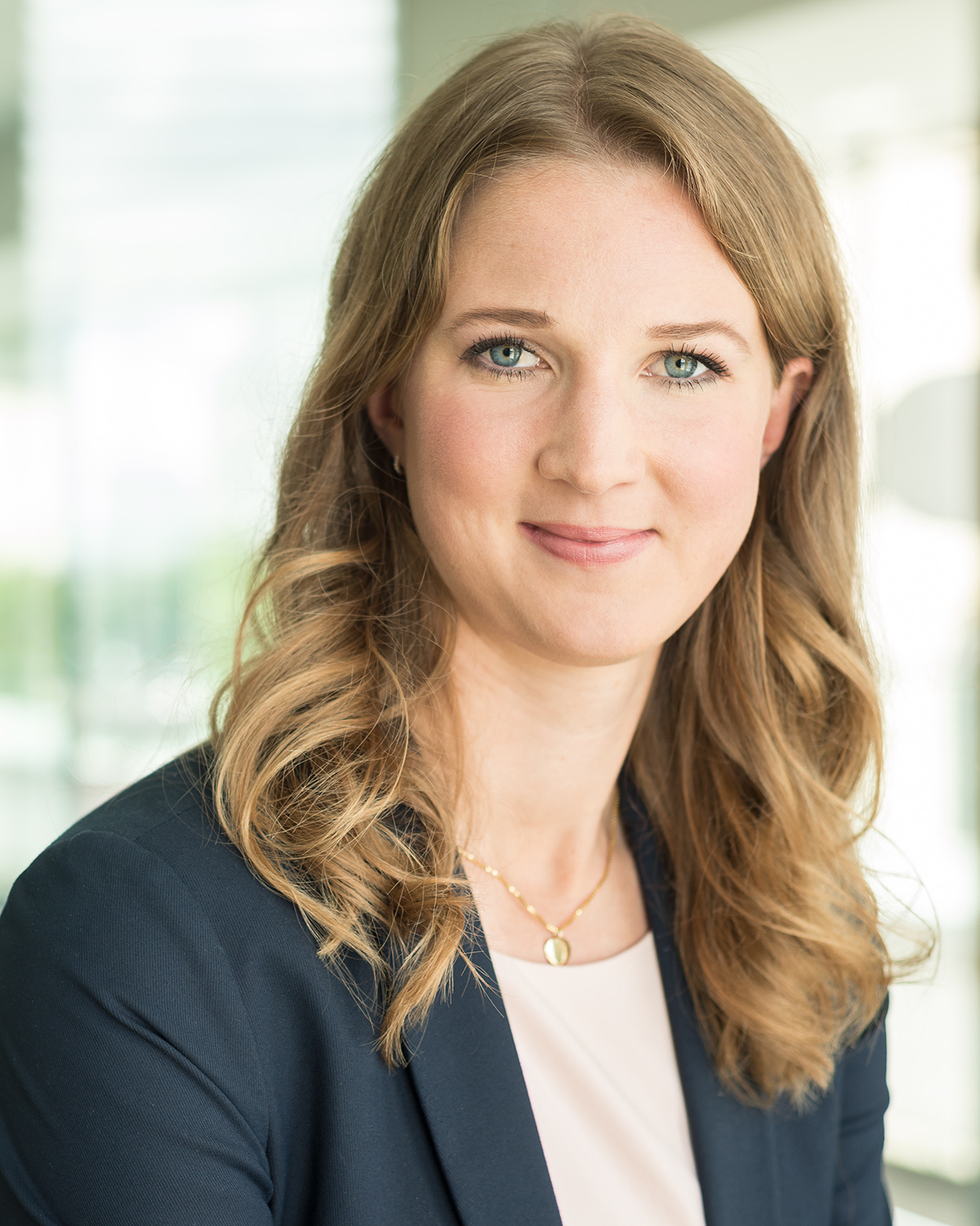 Wege zur Partnerschaft: Interview mit Anna-Catharina von Girsewald (Oppenhoff)